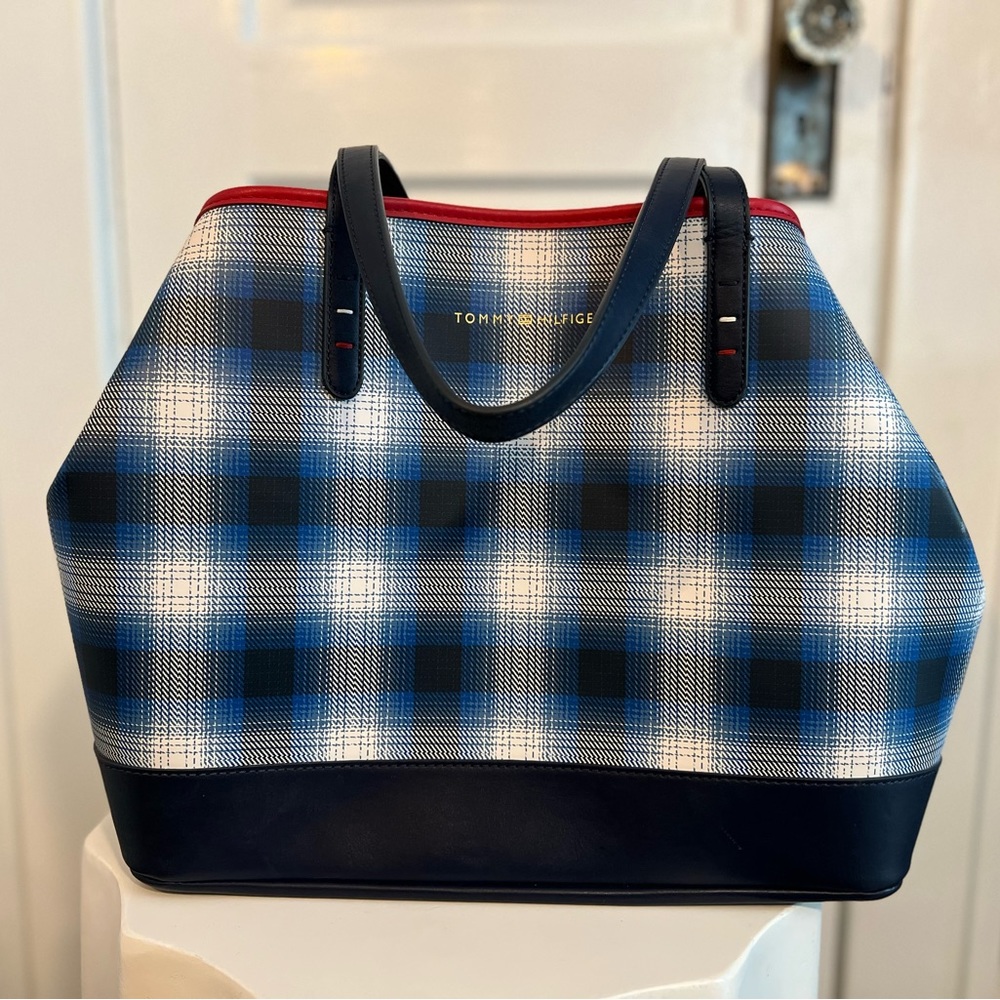 Tommy Hilfiger, large plaid Vegan tote. EUC.